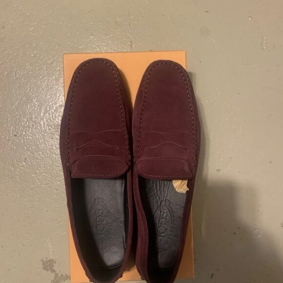 Tod's Gommino Suede Driving Loafer - US 10 - Eggplant - Picture 1 of 4